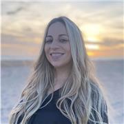 Maestra y psicopedagoga. Guio a nino/s en sus tareas, ofreciendo técnicas de estudio y que crean que TODOS son capaces